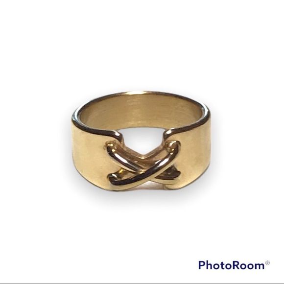 Cross Design Gold Plated Ring, Size 7 - Picture 2 of 11